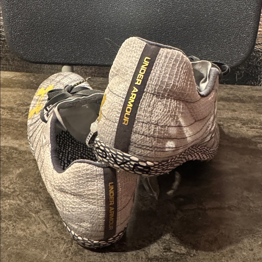 Under Armour HOVR Shakedown Adult Track Spikes. W’s 8 - Picture 3 of 10